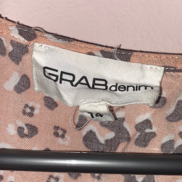 Blush Pink leopard print Blouse - Picture 3 of 5